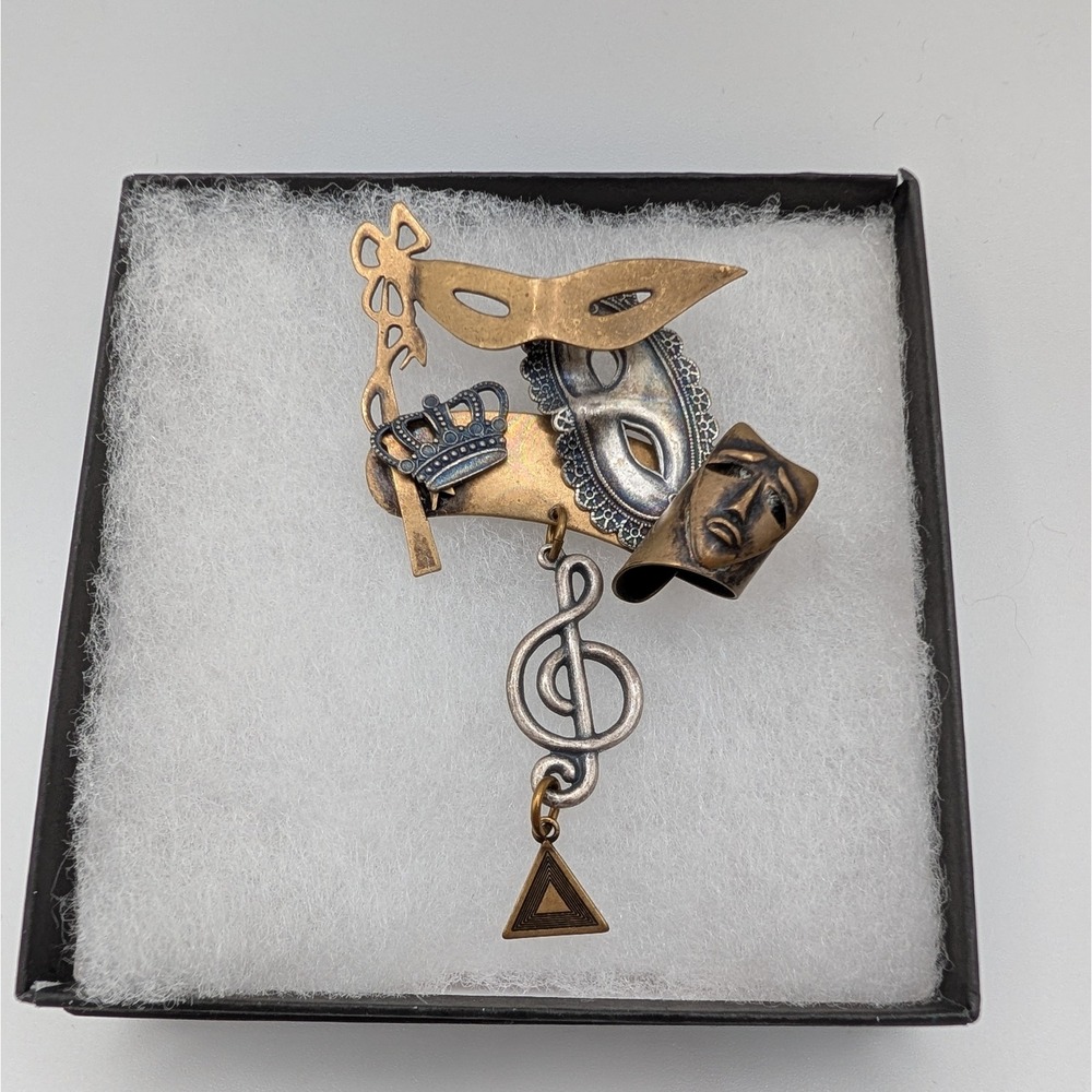 Susan L Richardson Brooch Womens Gold Silver Mask Music Theater 1996 Vintage - Picture 2 of 8